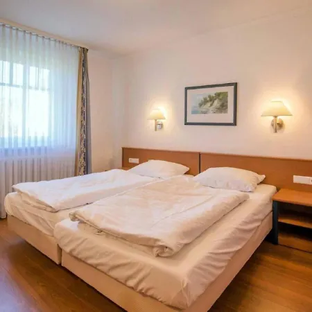 Comfy With 1 Bedroom And Balcony 53 *